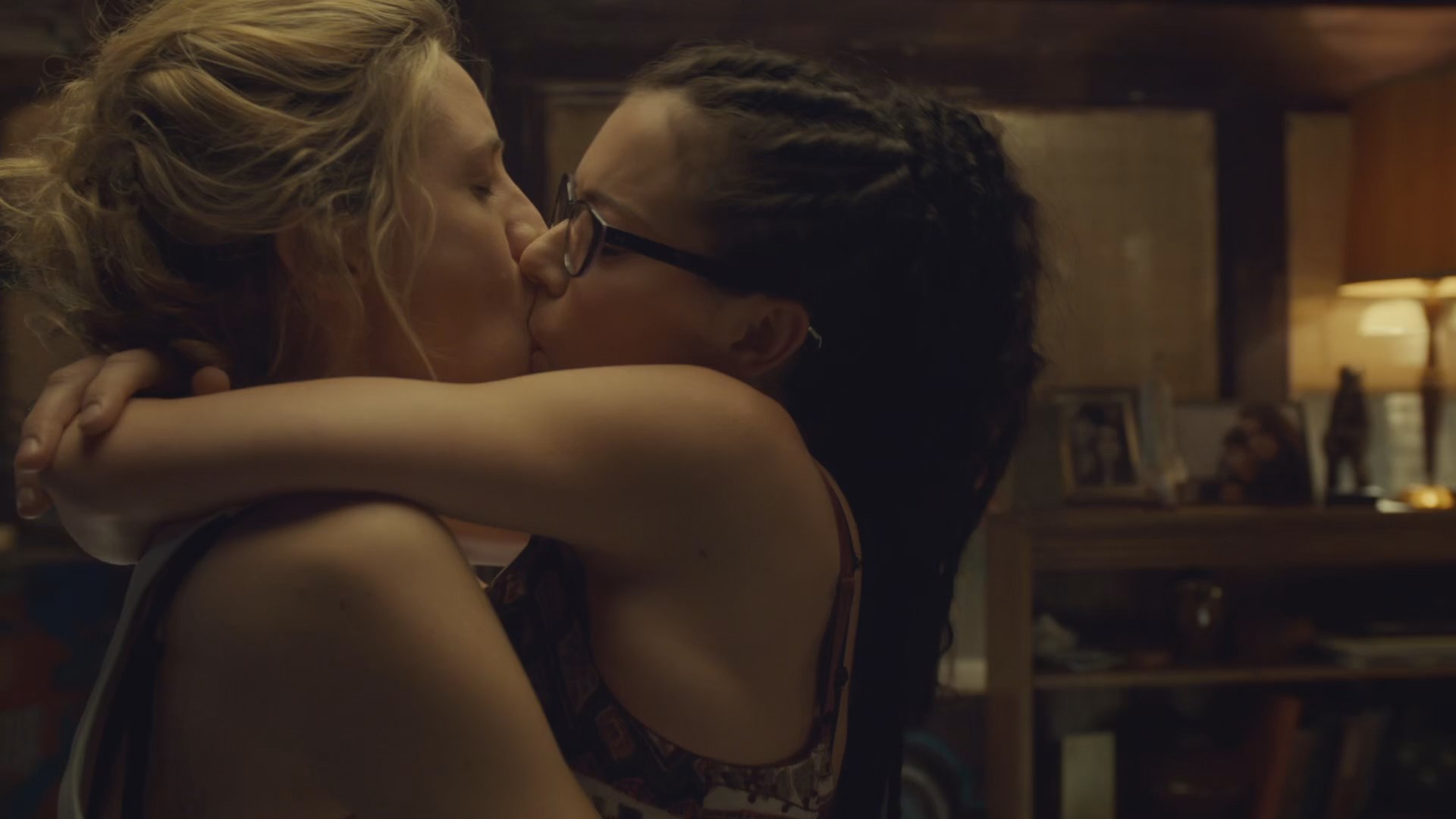 Tatiana maslany lesbian kiss