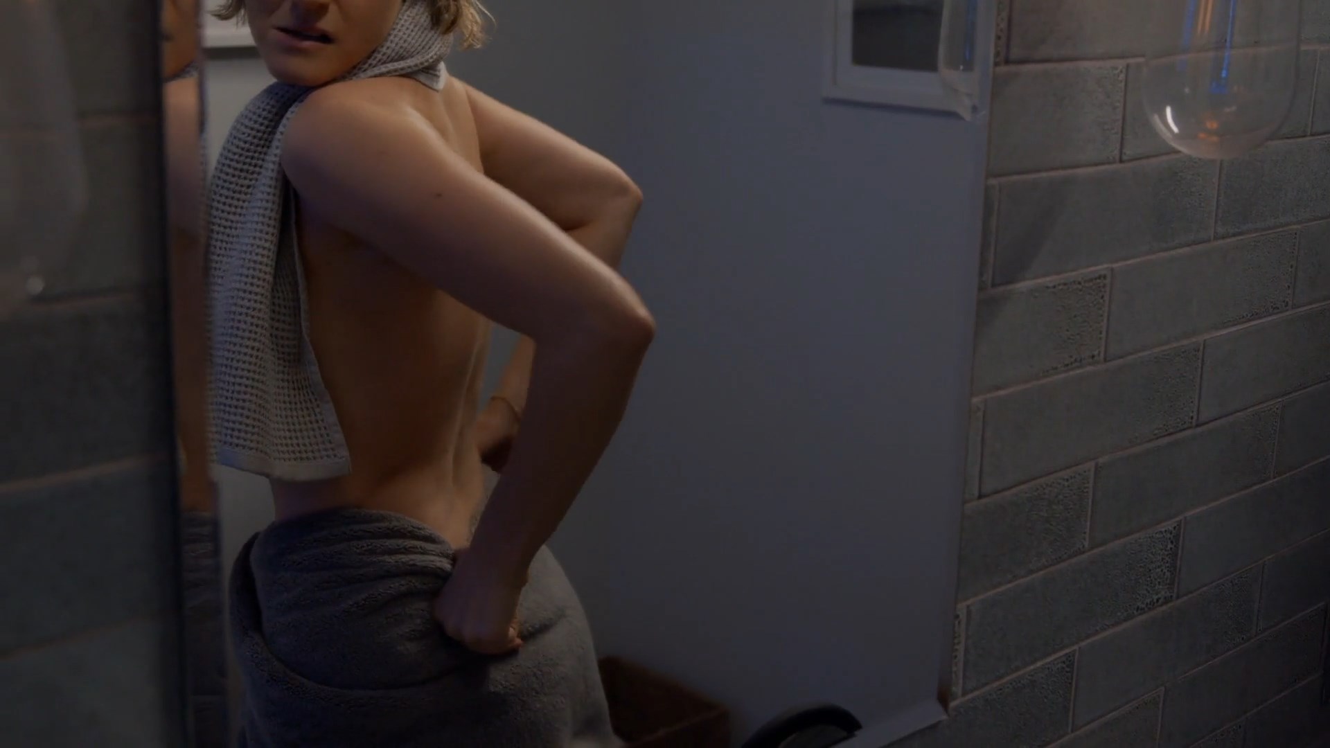 Taylor schilling hot pics